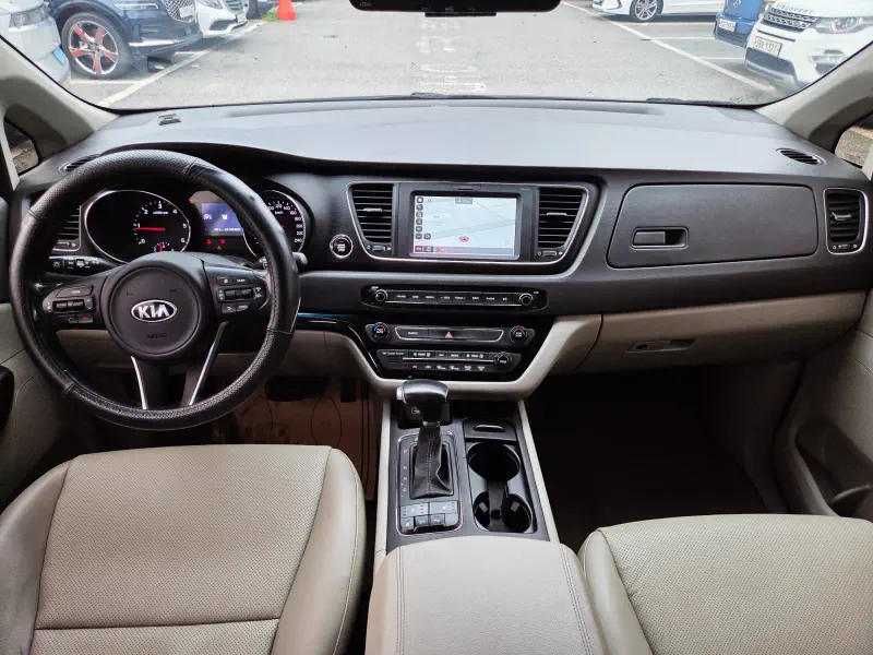 Kia Carnival