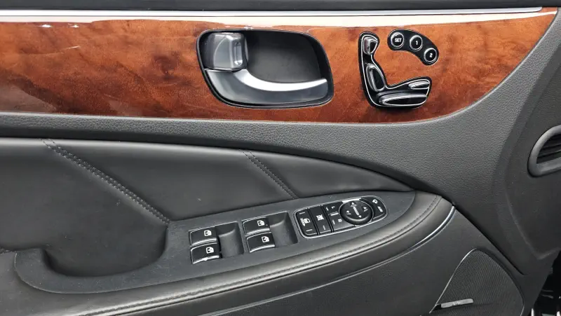 Hyundai Equus