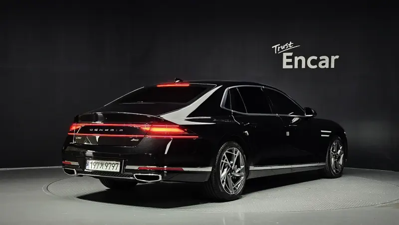 Genesis G90