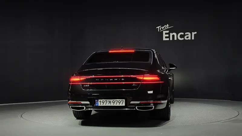 Genesis G90
