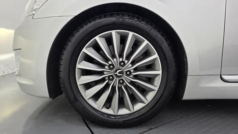 Hyundai Equus