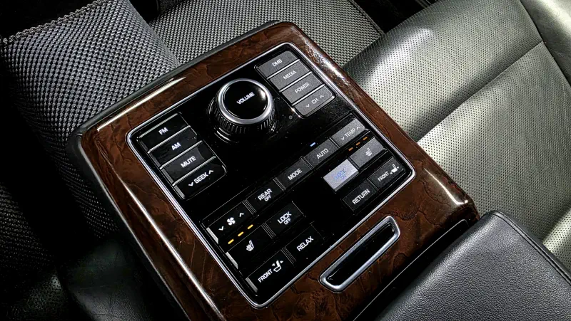 Hyundai Equus