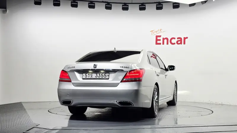 Hyundai Equus