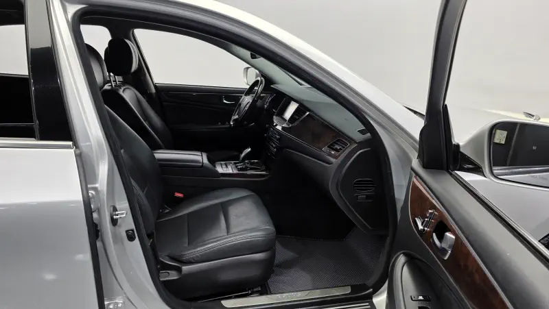 Hyundai Equus