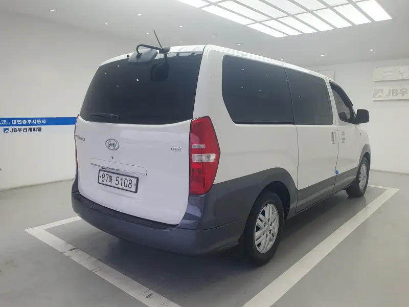 Hyundai Grand Starex