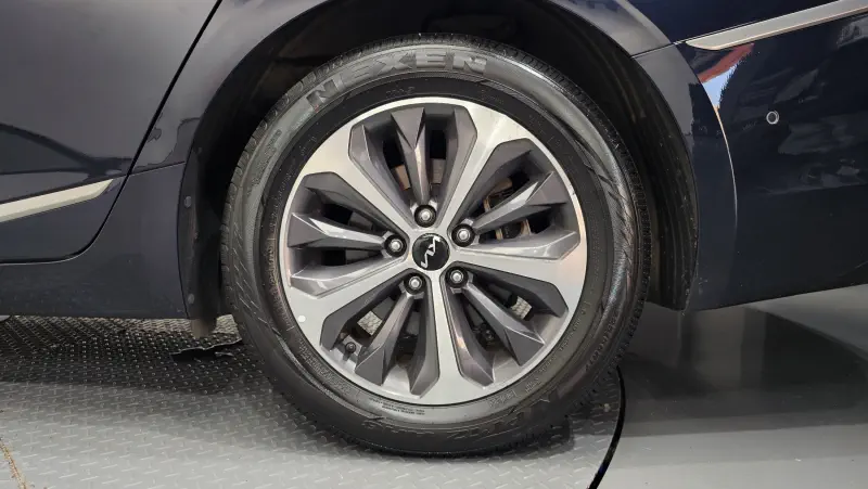 Kia K8