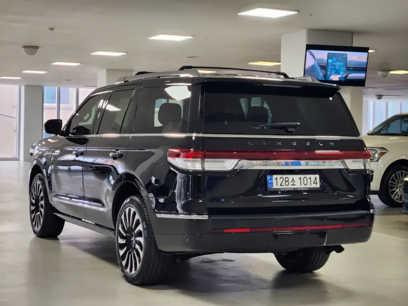 Lincoln NAVIGATOR