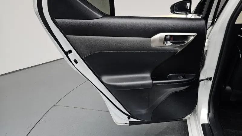 Lexus CT200h