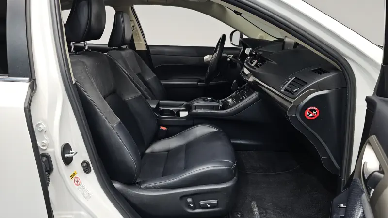 Lexus CT200h