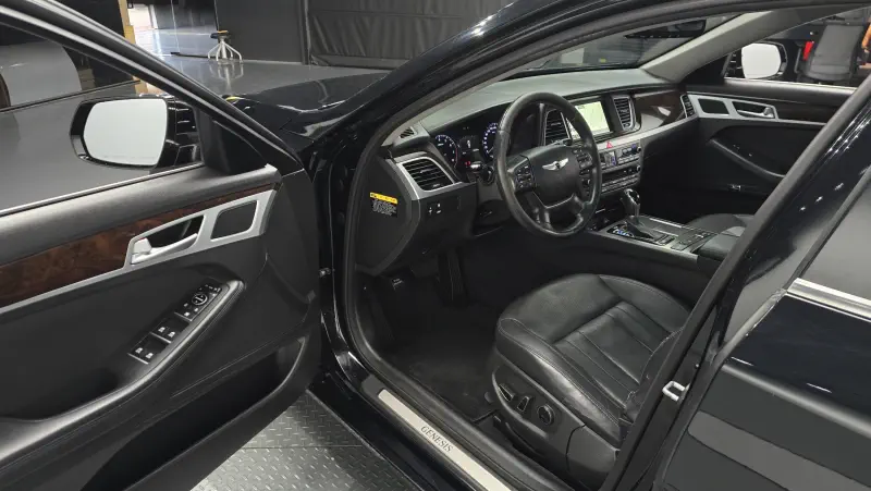 Hyundai Genesis