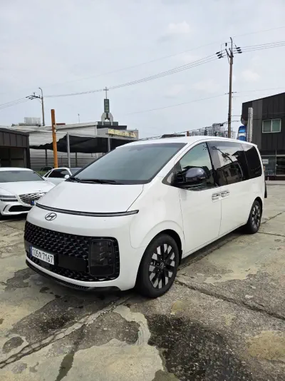 Hyundai Staria