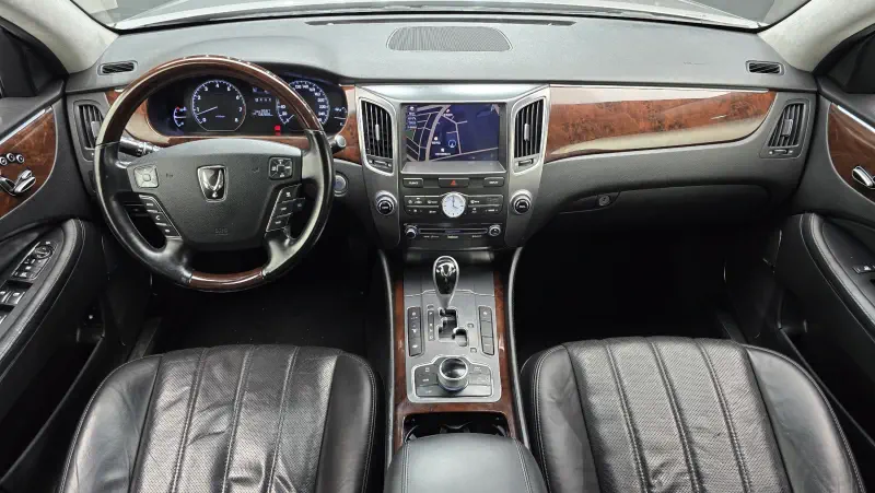Hyundai Equus