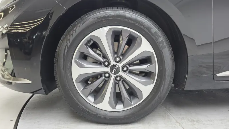 Kia K8