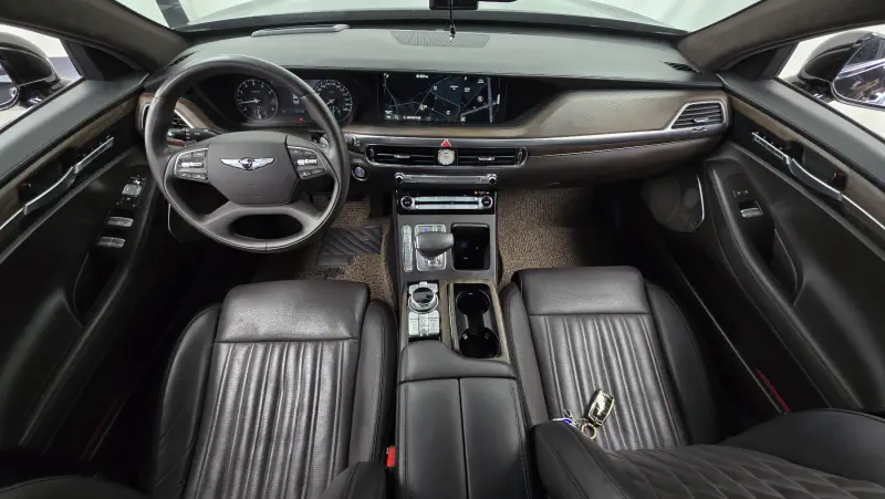 Genesis G90