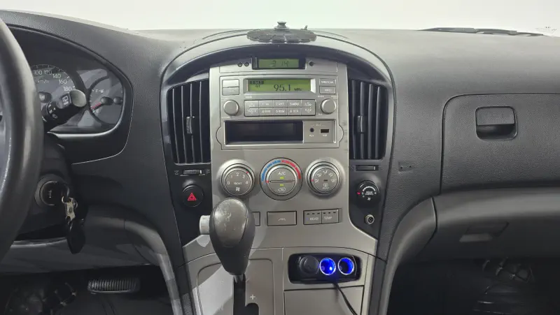Hyundai Grand Starex