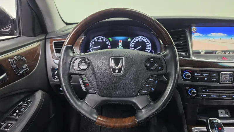 Hyundai Equus