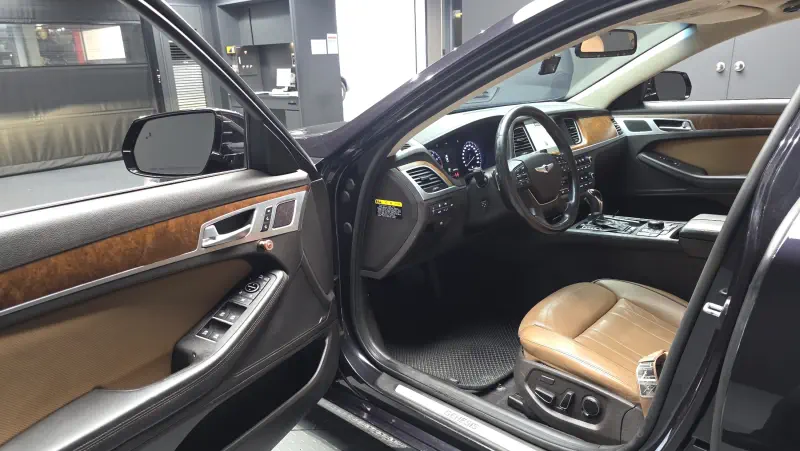 Hyundai Genesis