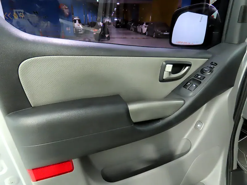 Hyundai Grand Starex