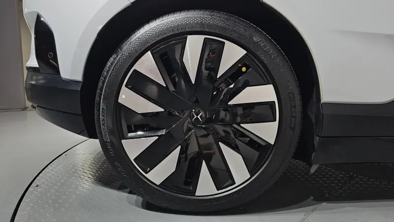 Polestar 4
