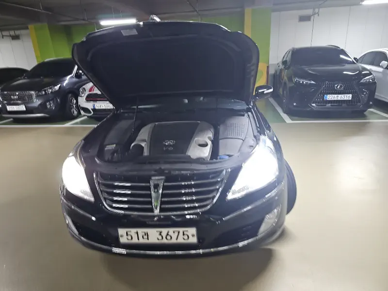 Hyundai Equus