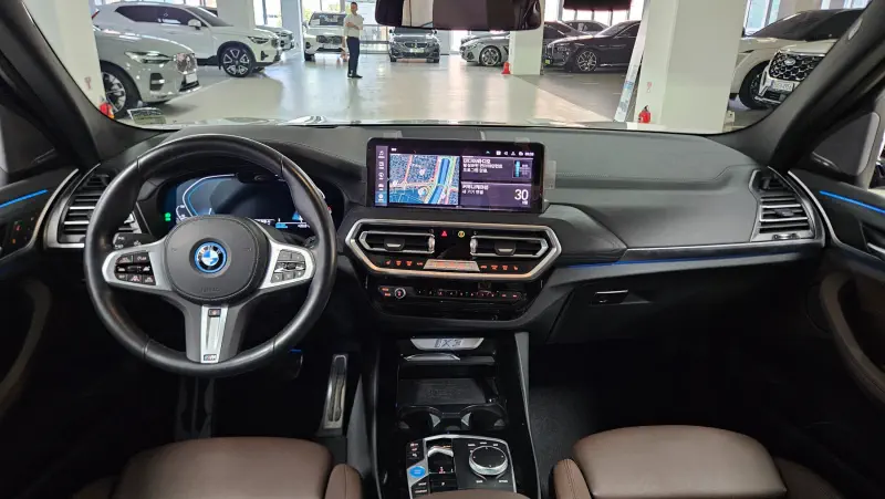 BMW iX3