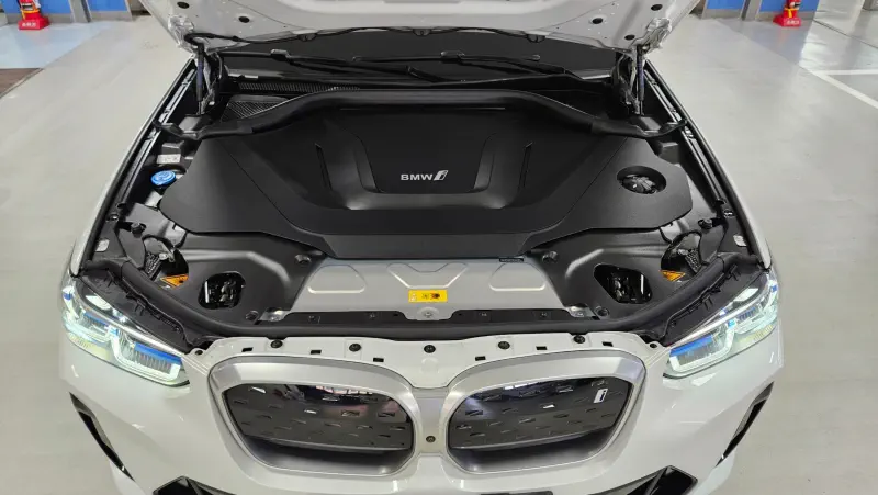 BMW iX3