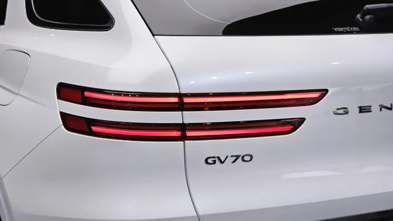 Genesis GV70