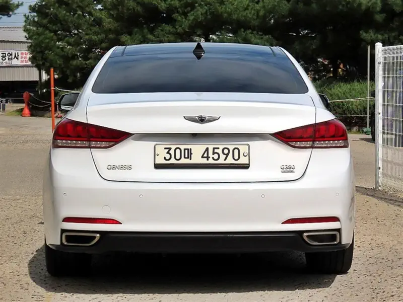Hyundai Genesis