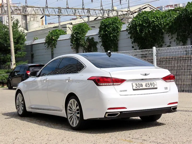 Hyundai Genesis