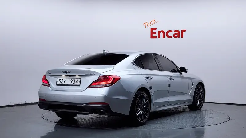 Genesis G70