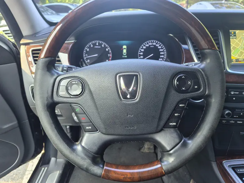 Hyundai Equus