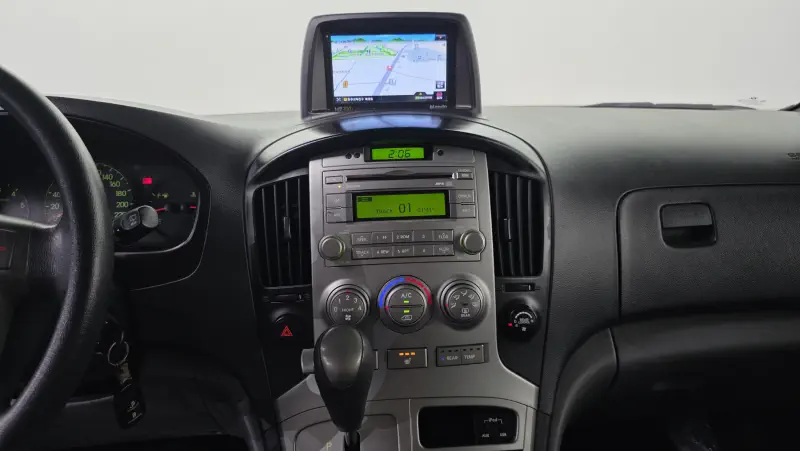 Hyundai Grand Starex