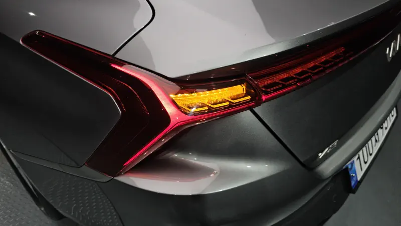 Kia K8