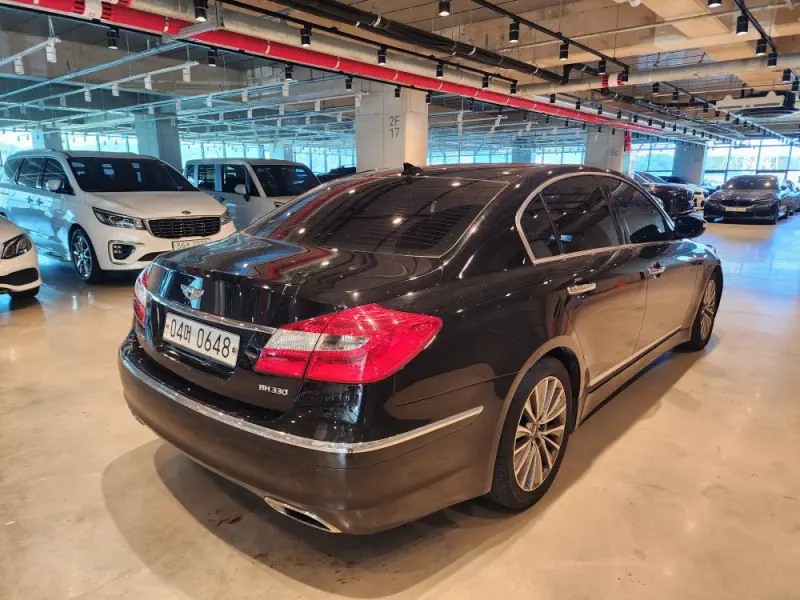Hyundai Genesis