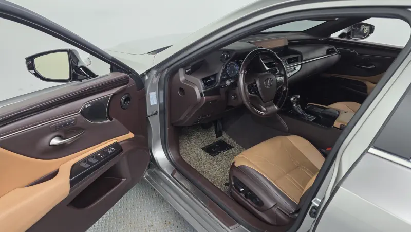 Lexus ES300h