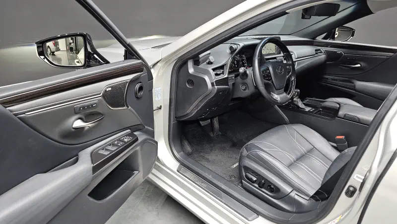 Lexus ES300h