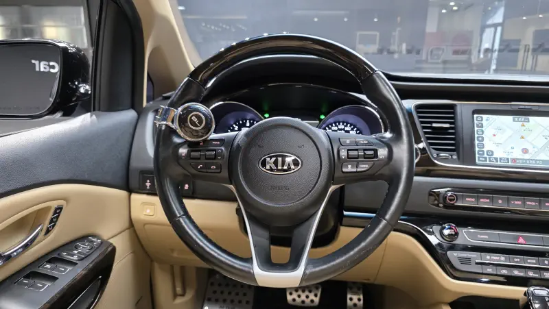 Kia Carnival
