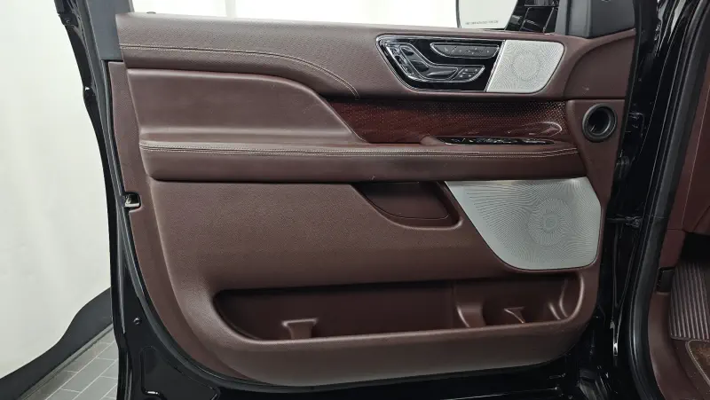 Lincoln Navigator
