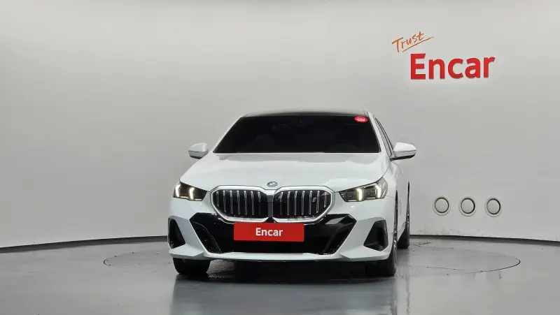 BMW i5