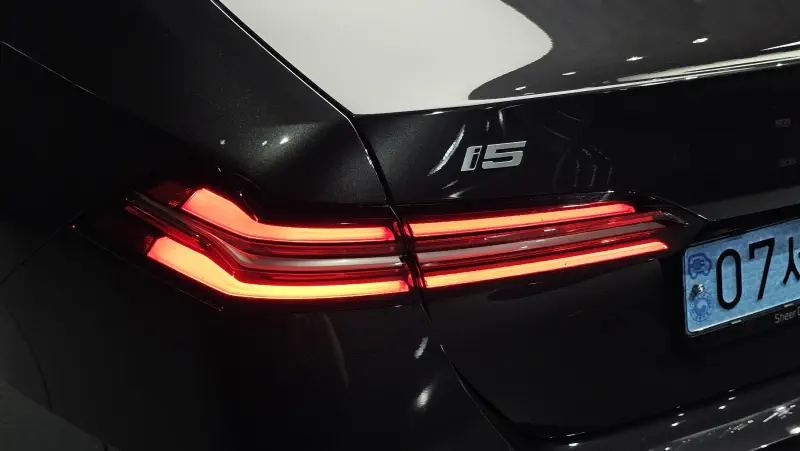 BMW i5