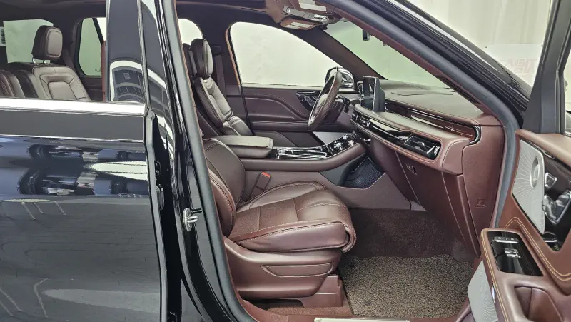 Lincoln Aviator