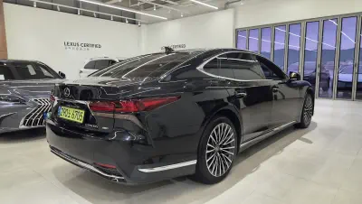 Lexus LS