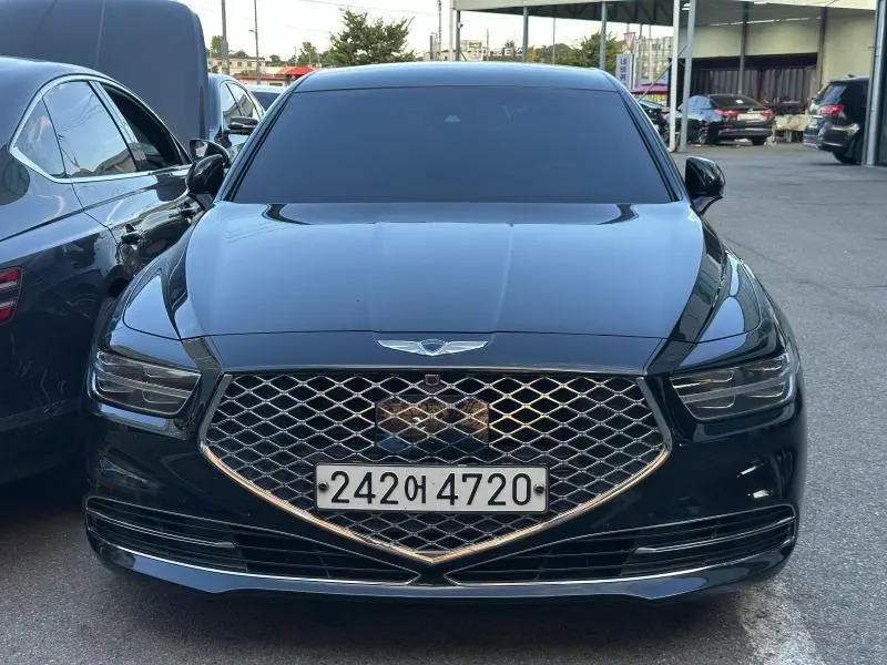 Genesis G90