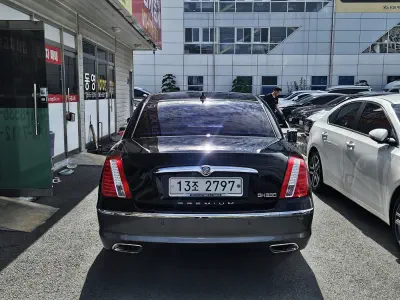 Kia Opirus