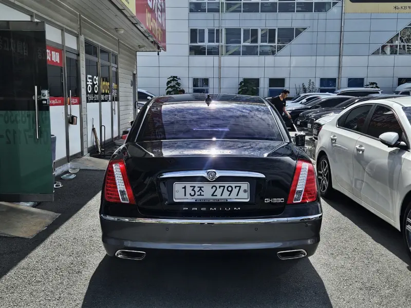 Kia OPIRUS
