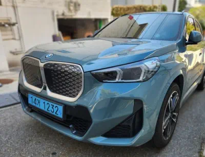 BMW iX1