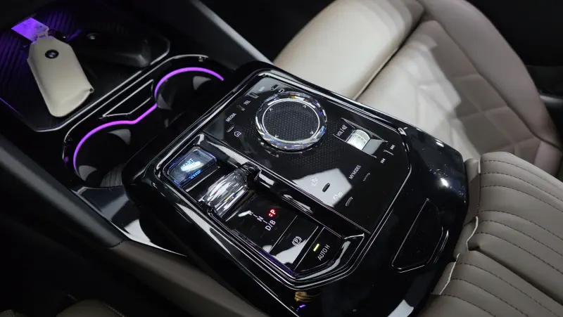 BMW i5