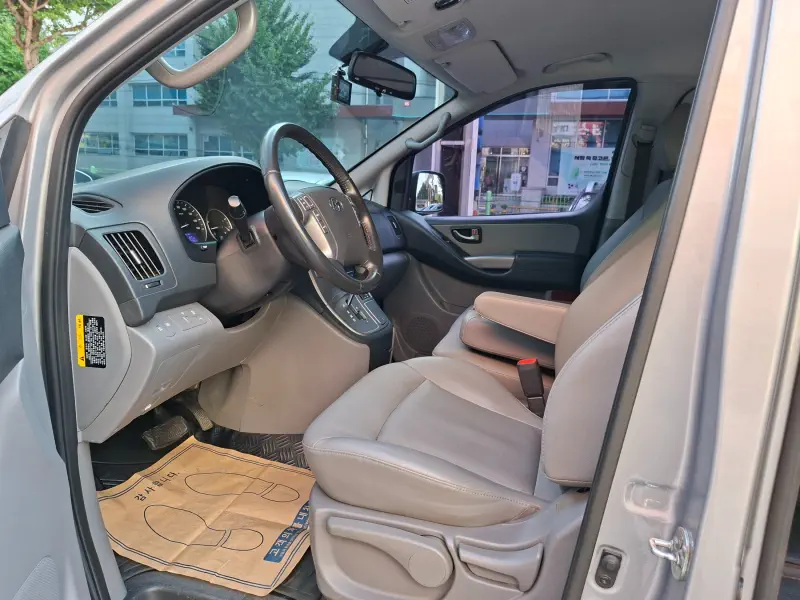 Hyundai Grand Starex