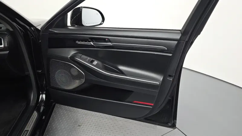 Genesis EQ900