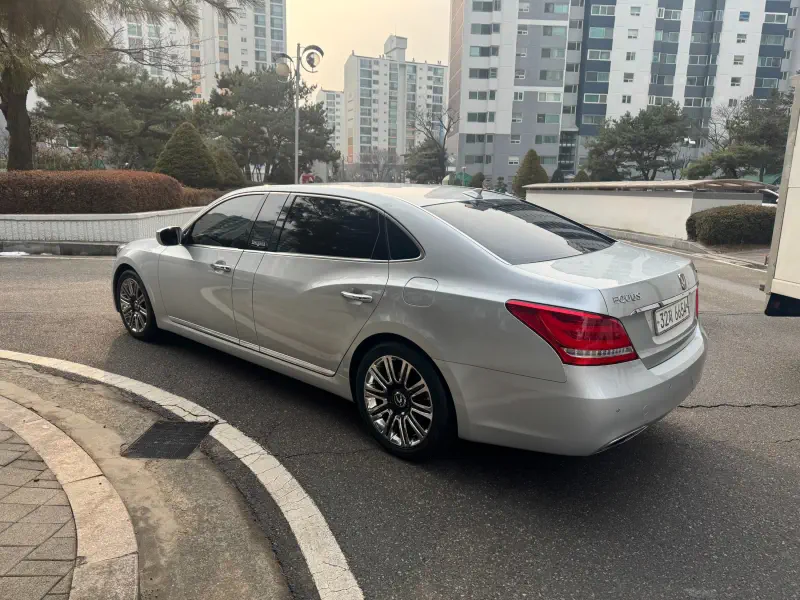 Hyundai Equus